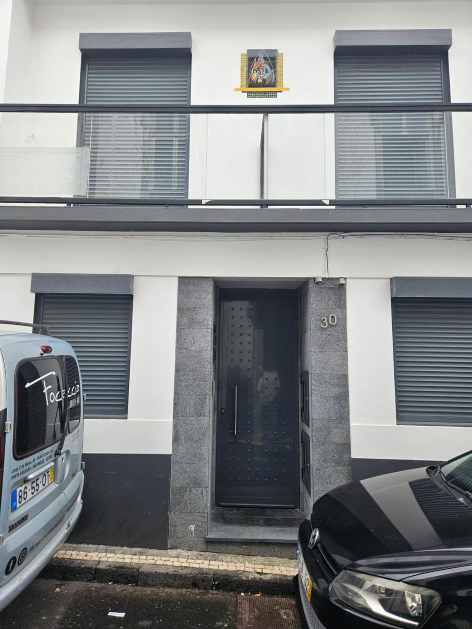 Bella Italia Coronel Miranda Guest House Понта-Делгада Экстерьер фото